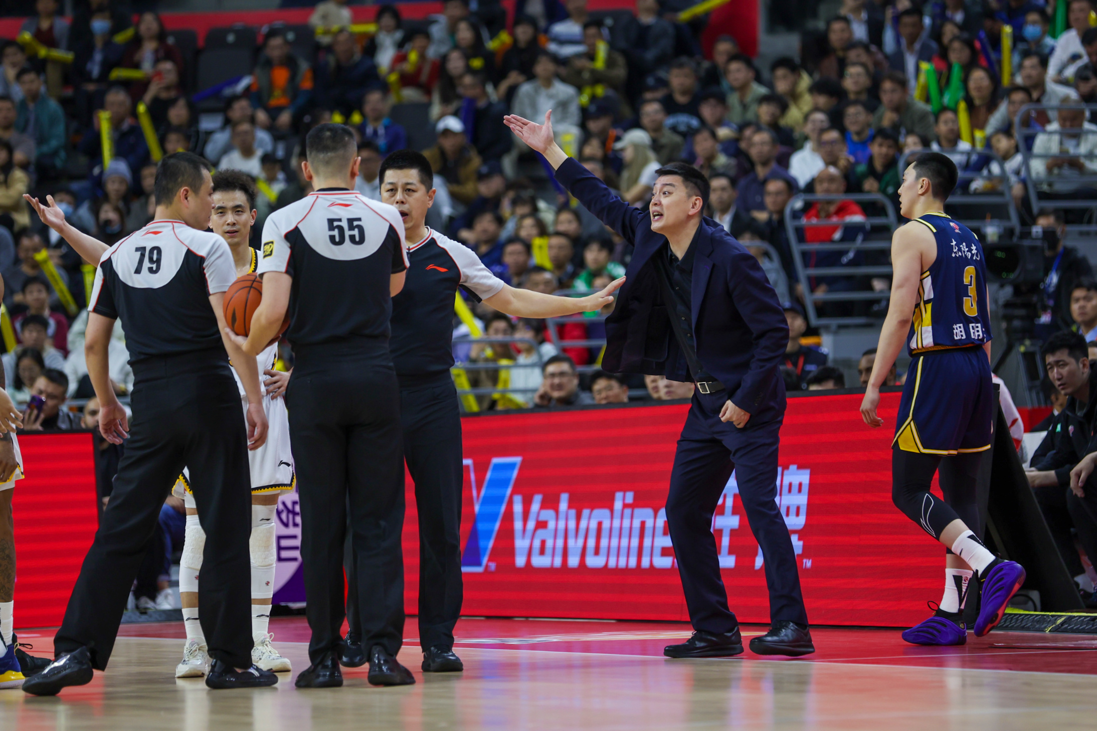 爱游戏网址-底特律活塞扳平良机备战CBA常规赛关键时刻辽宁本钢调整名单以备CBA常规赛,这操作让人直呼:山东泰山围绕葡超防线松动